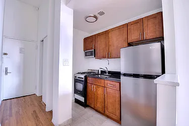 Rented by Urbane Brokerage