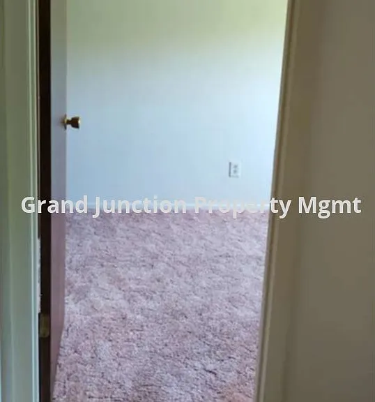 521 S Broadway #3 — Photo 11