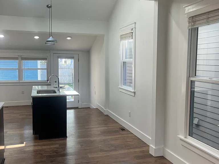 743 Harrison St — Photo 11