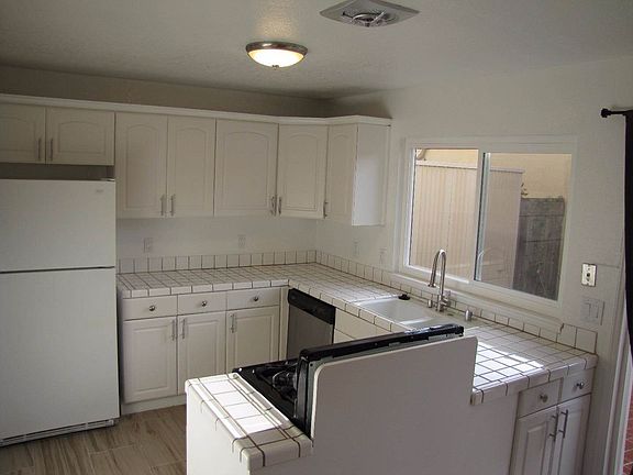 3rd image of 1952 Messina Dr