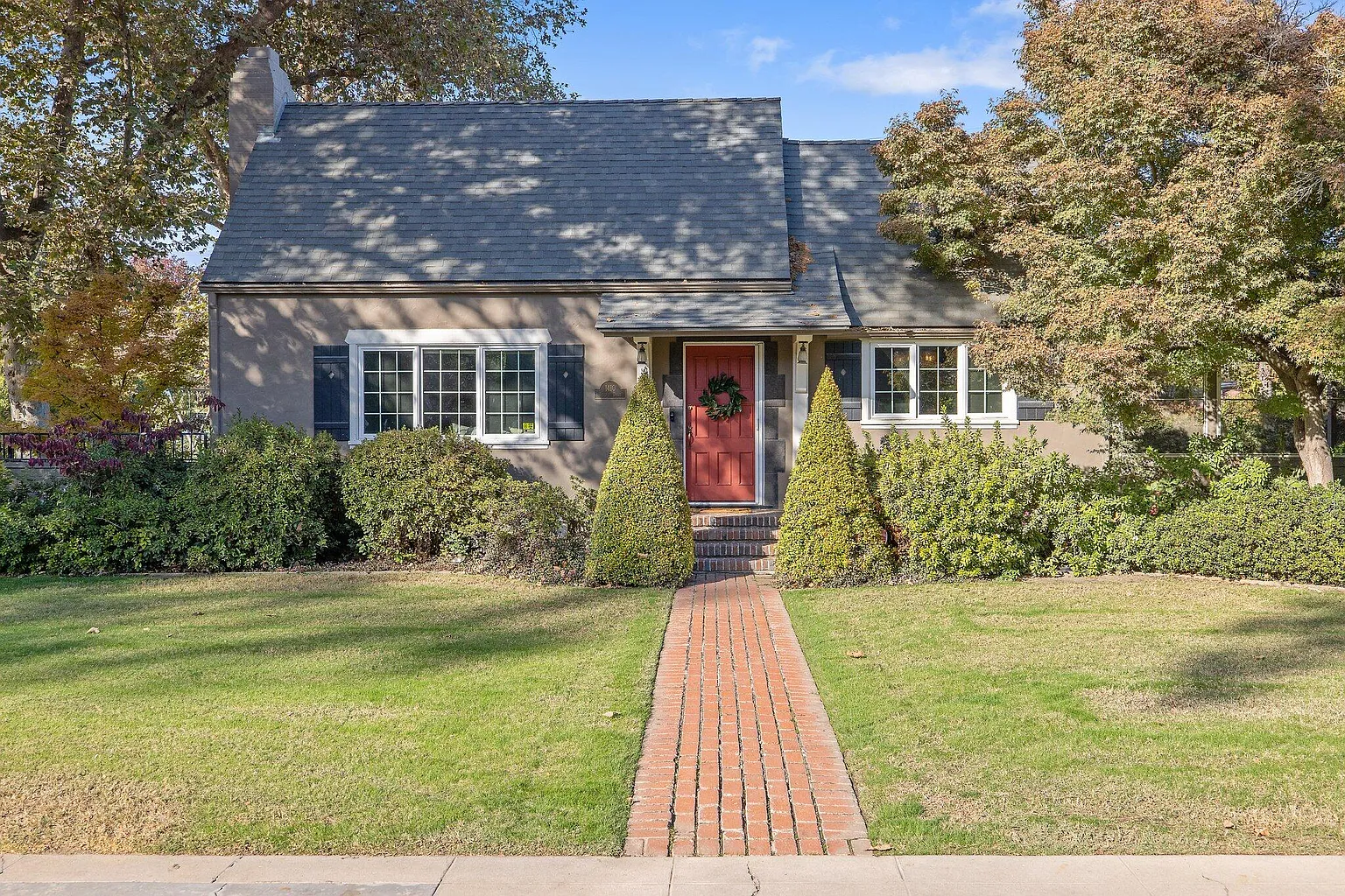 1410 W Beverly Drive photo 1
