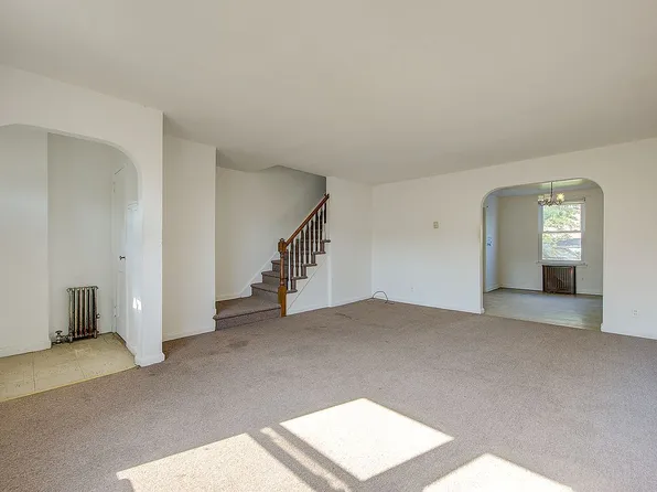 5321 194th St, Fresh Meadows, NY 11365