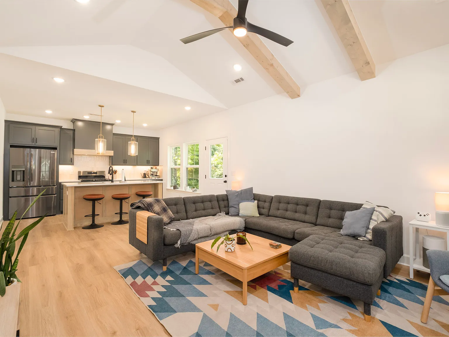 2 bed, 1106 sqft, $1,795 — Photo 2
