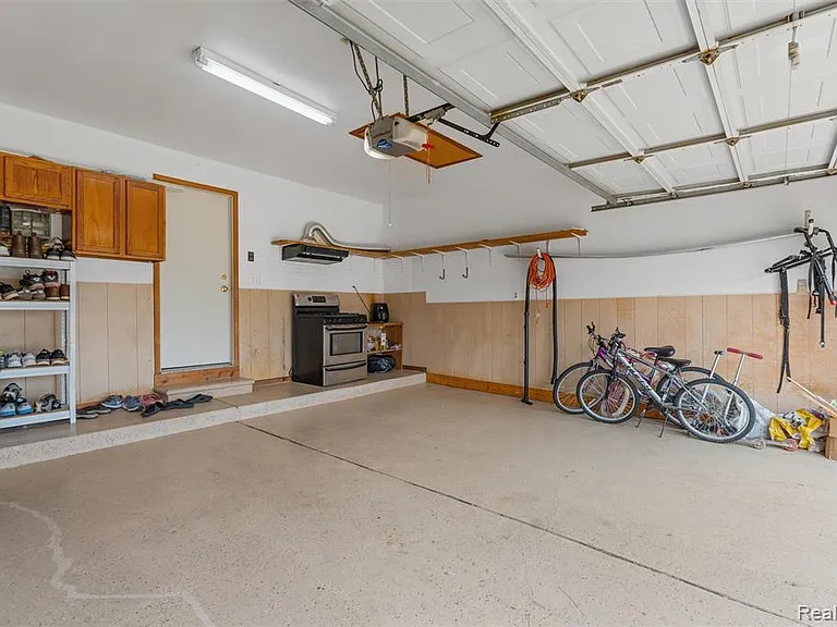 47105 Liberty Bell Rd E — Photo 41