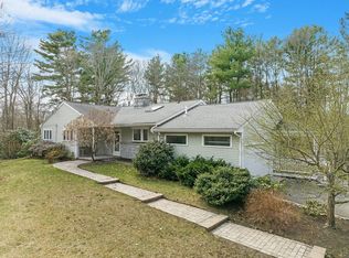 281 South St, Medfield, MA 02052