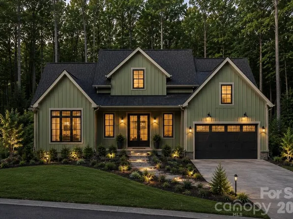 17 Sunny Morning Ct, Hendersonville, NC 28792
