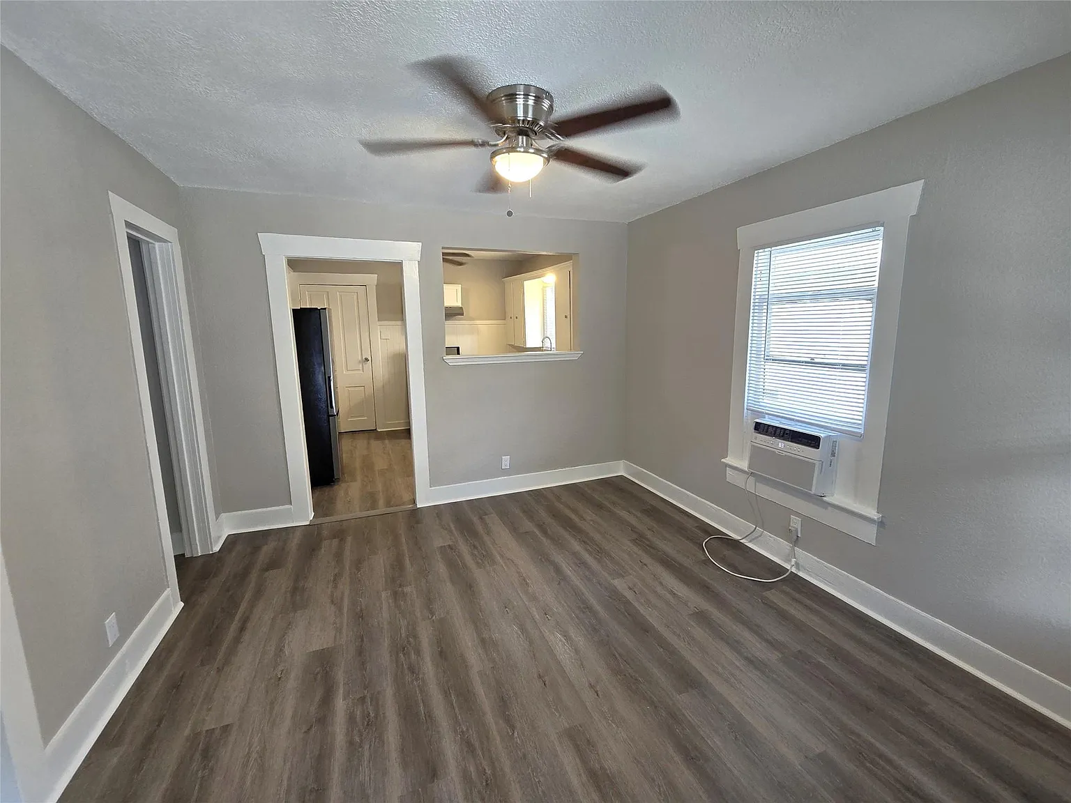 2 bed, 1.0 bath, 754 sqft, $1,250 — Photo 4