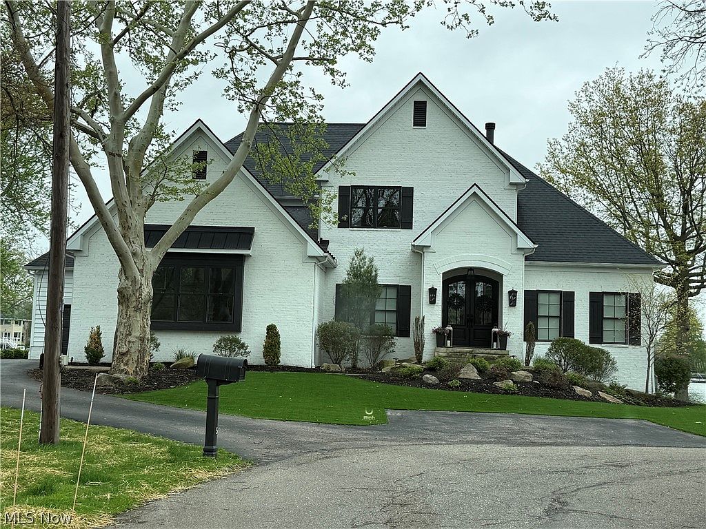 5695 Channel Dr NW, Canton, OH 44718 | Zillow