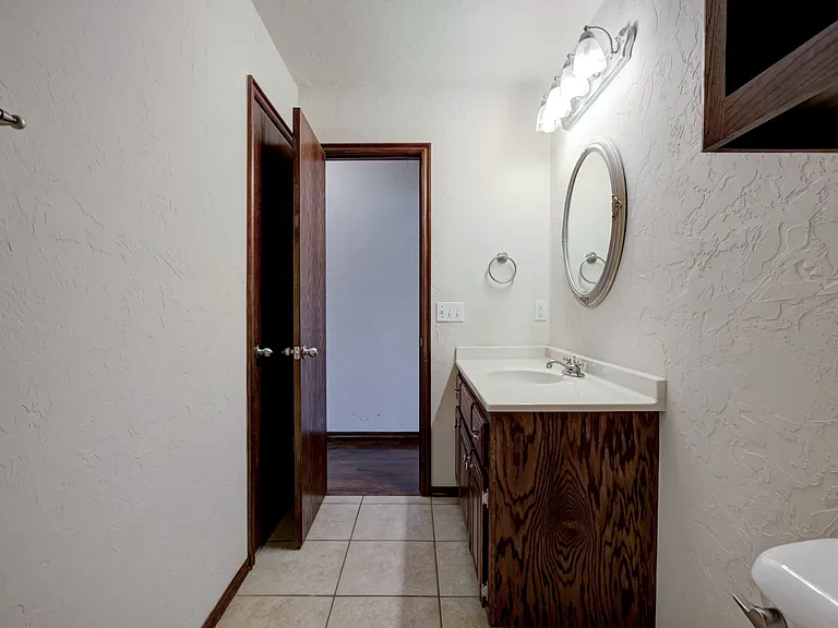 509 Finch St — Photo 28