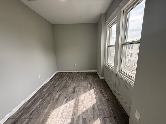 3rd image of 306 S 6th St Floor 3