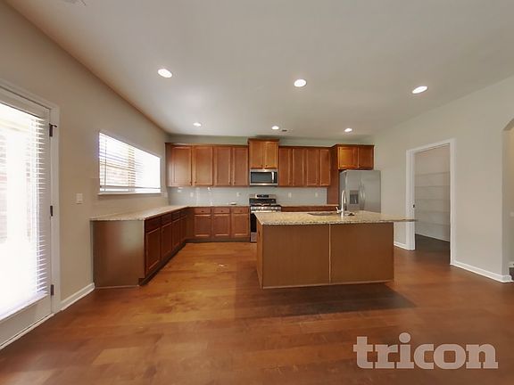 5th image of 250 Janney Cir