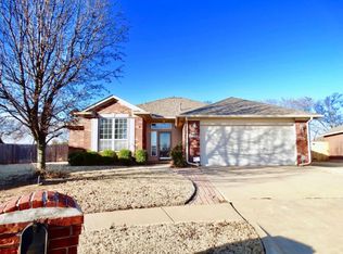 3301 Buckingham Pl, Yukon, OK 73099