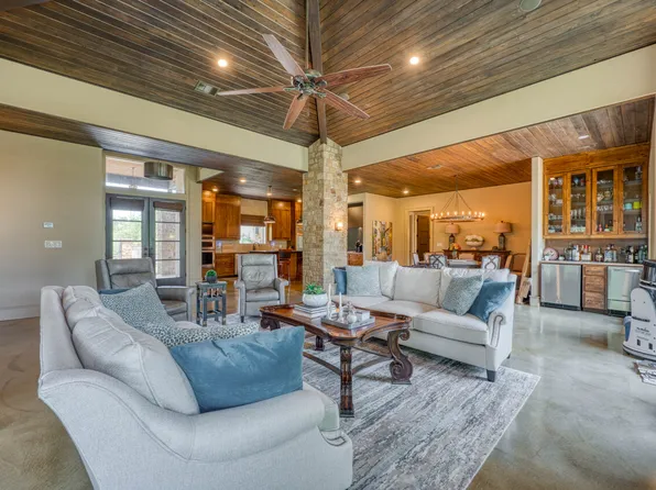 130 Christine Cir, Horseshoe Bay, TX 78657