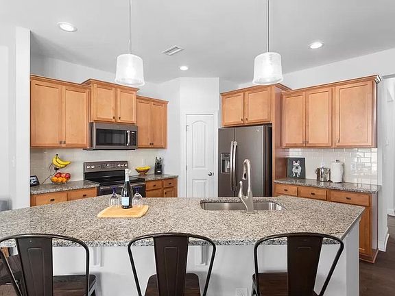 4th image of 102 Harvest Oaks Ln Unit 130
