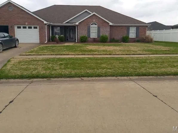 1107 Daffodil St, Sikeston, MO 63801