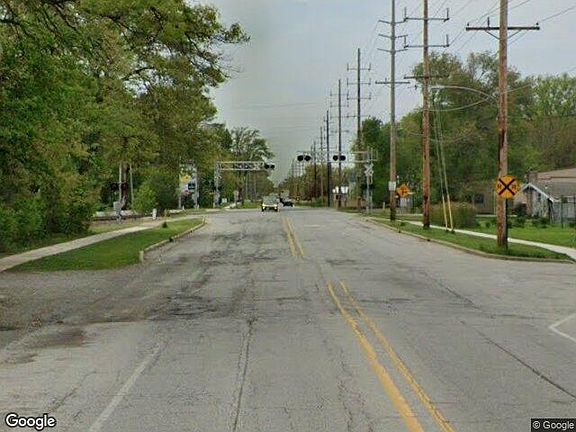 Exterior Neighborhood (street photo)