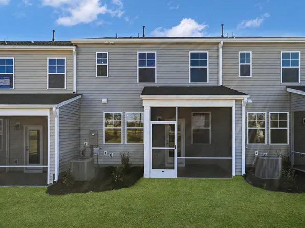 2913 Hickory Field Dr, Raleigh, NC 27616