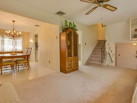 4th image of 229 Wensley Ln