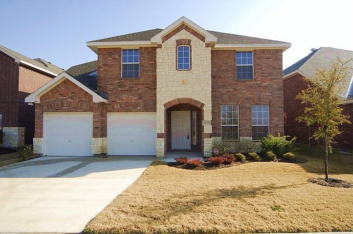 Beautiful 2 story home - 4 bed, 2.5 bath, 2 living, 2 dining.