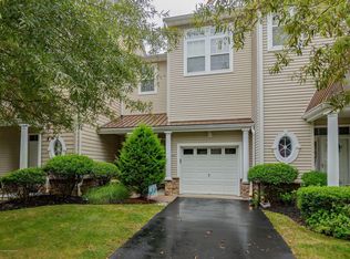 10 Bay Breeze Ct, Manahawkin, NJ 08050