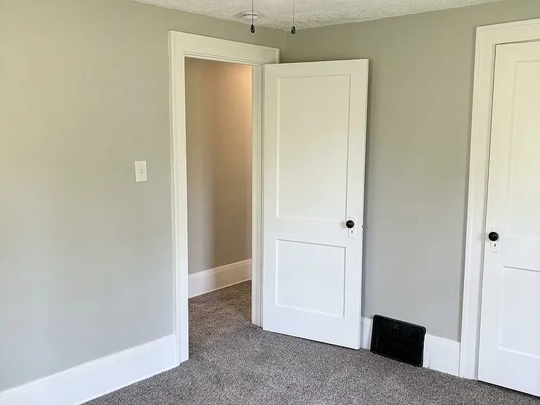 4028 Harper Ave — Photo 8