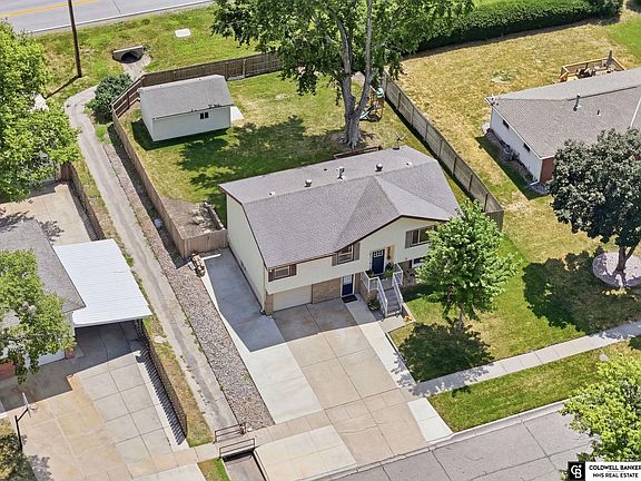 3rd image of 9940 N 147th St