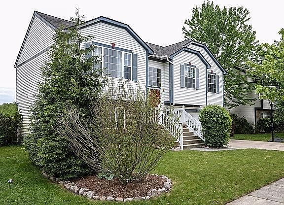 3rd image of 8464 Barrington Dr