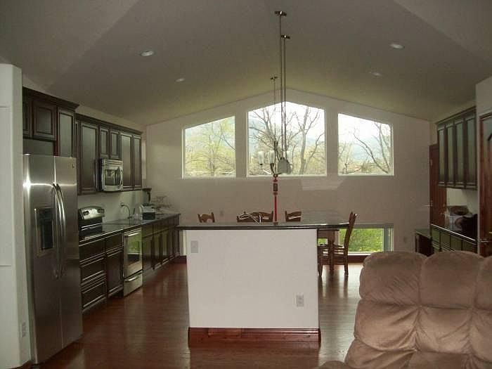 1st image of 285 Seminole Dr