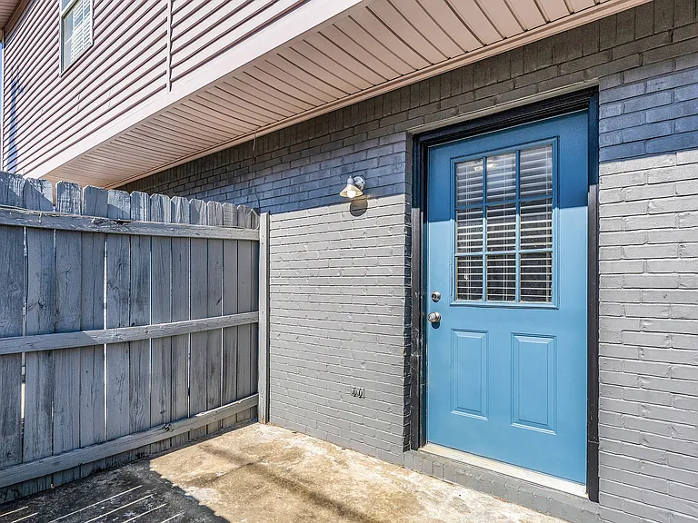 The Block Townhomes — Photo 21