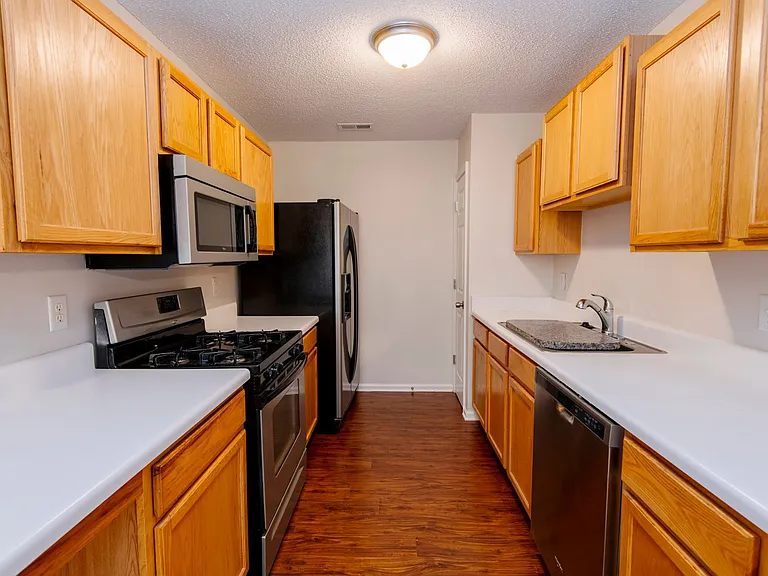 221 Adefield Ln — Photo 5