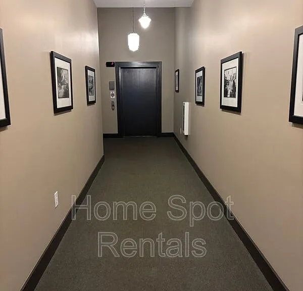 925 Garrett St SE #318 — Photo 2