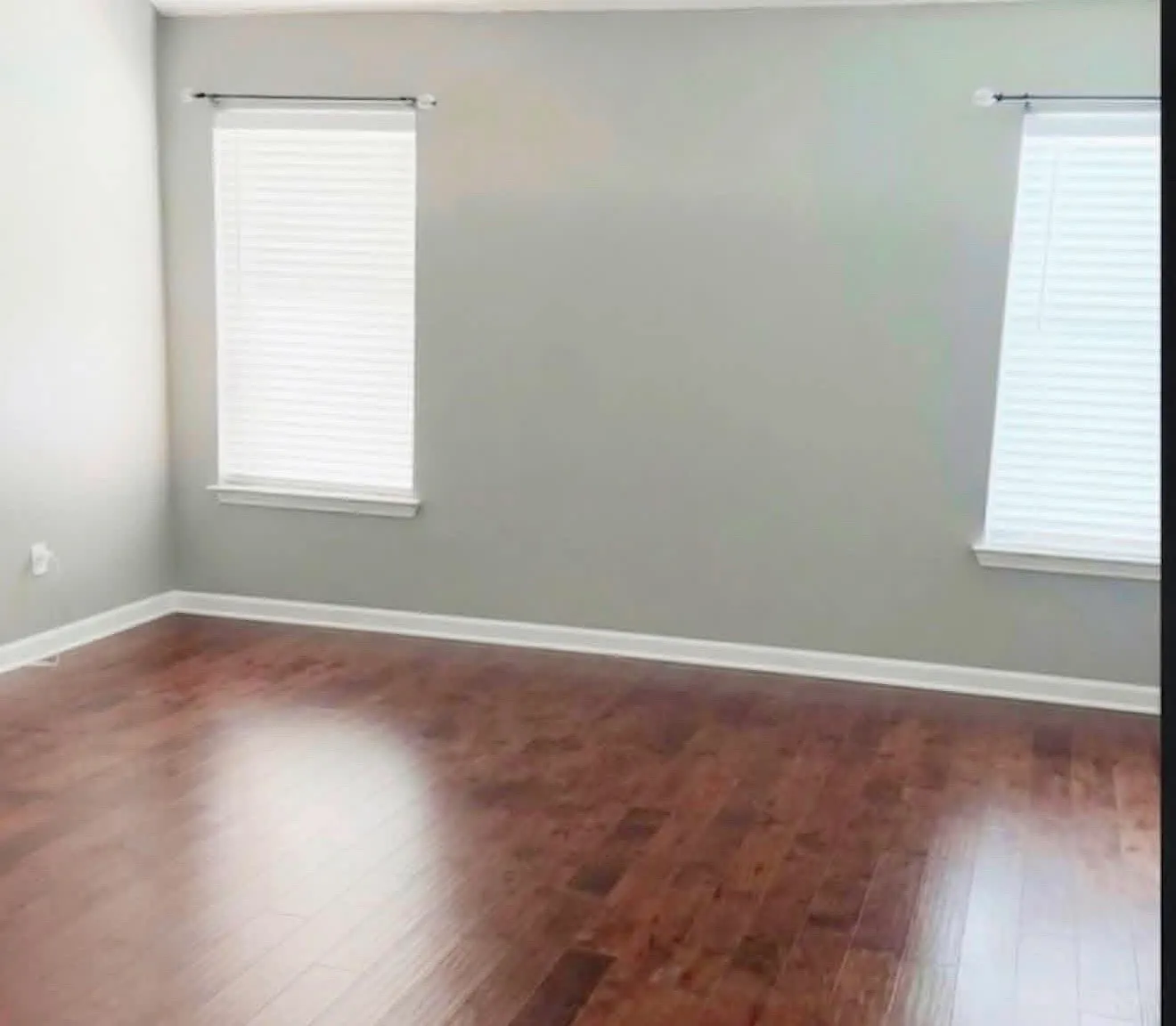 4 bed, 2400 sqft, $2,728 — Photo 2