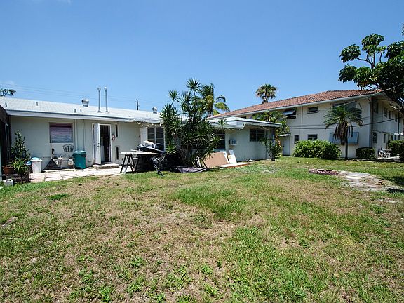3rd image of 2730 NE 30th Pl