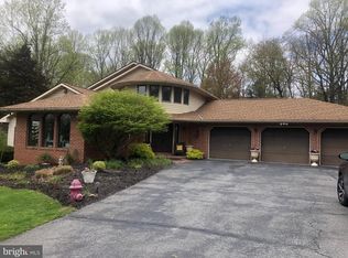 26 White Oak Dr, Fleetwood, PA 19522