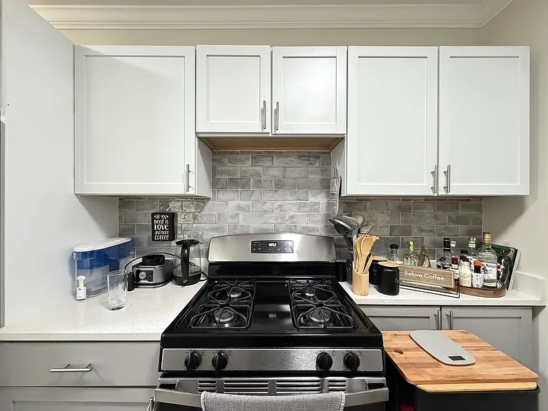 3821 N Greenview Ave #E2 — Photo 5
