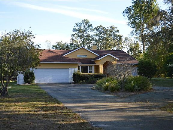 3rd image of 28711 Lindenhurst Dr