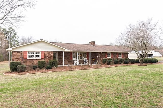 1st image of 1914 Wisteria Ln