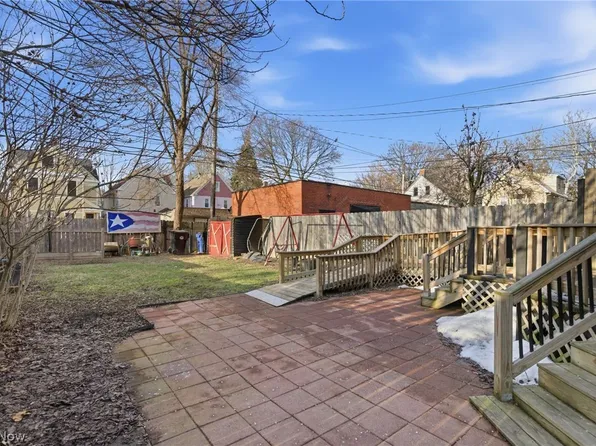 4202 Whitman Ave, Cleveland, OH 44113