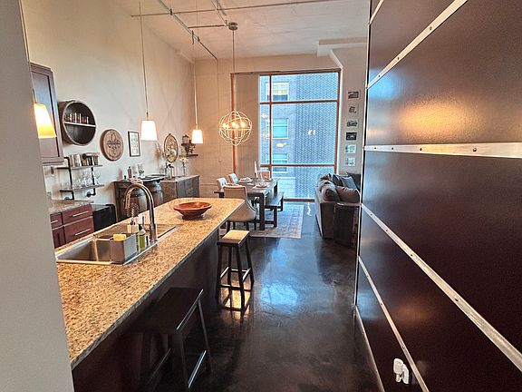 5th image of 309 E Market St Unit 303