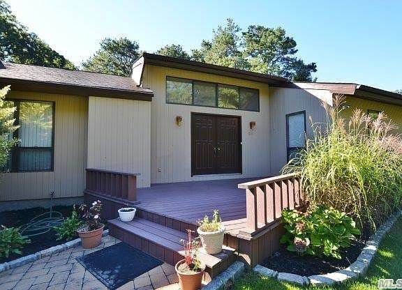 2nd image of 26 McArthur Ln