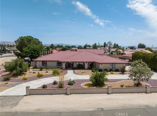 19677 Red Feather Rd, Apple Valley, CA 92307