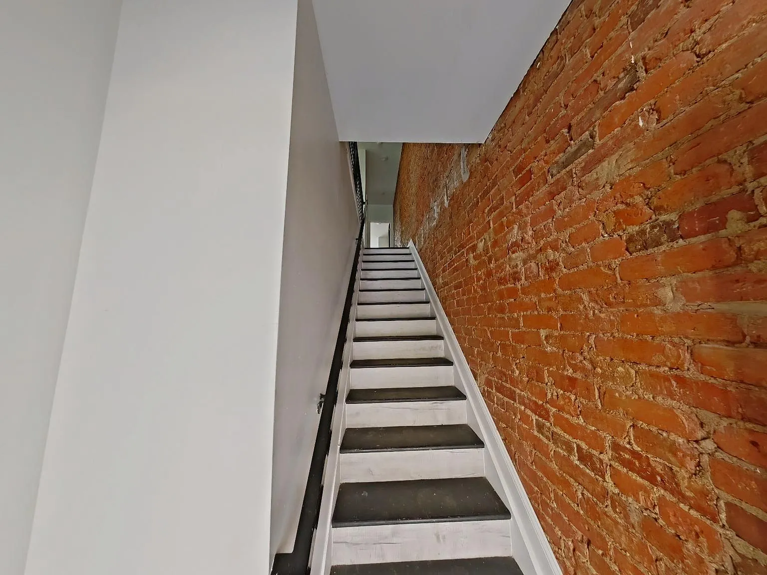 2 bed, 1120 sqft, $1,400 — Photo 2