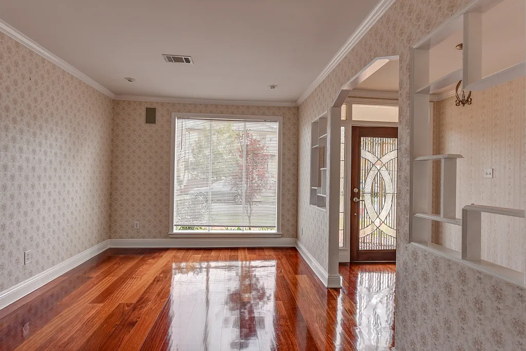 4 bed, 3426 sqft, $3,800 — Photo 3