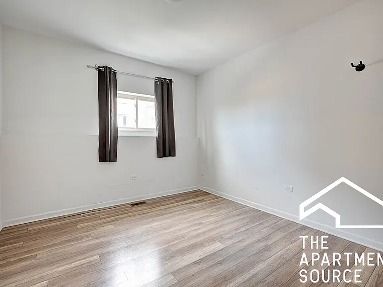 2700 W North Ave #203 — Photo 7