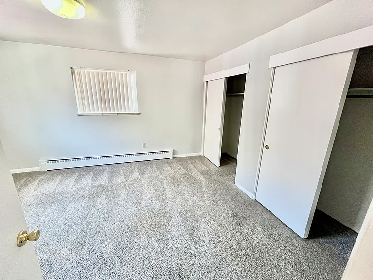244 Laurel St — Photo 11