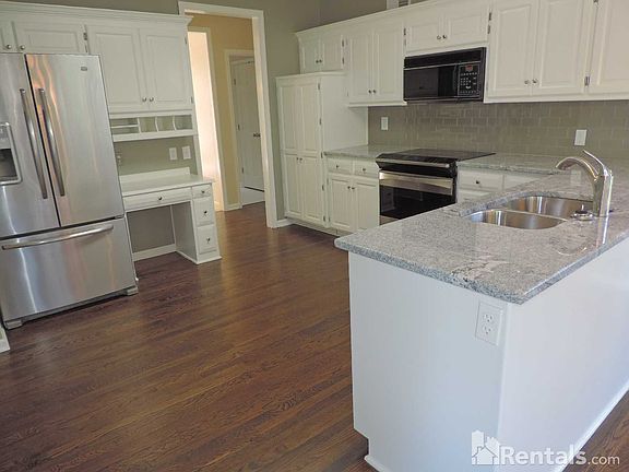3rd image of 10506 W 131st St