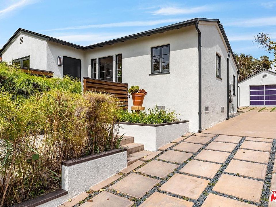 1st image of 9027 Elevado St