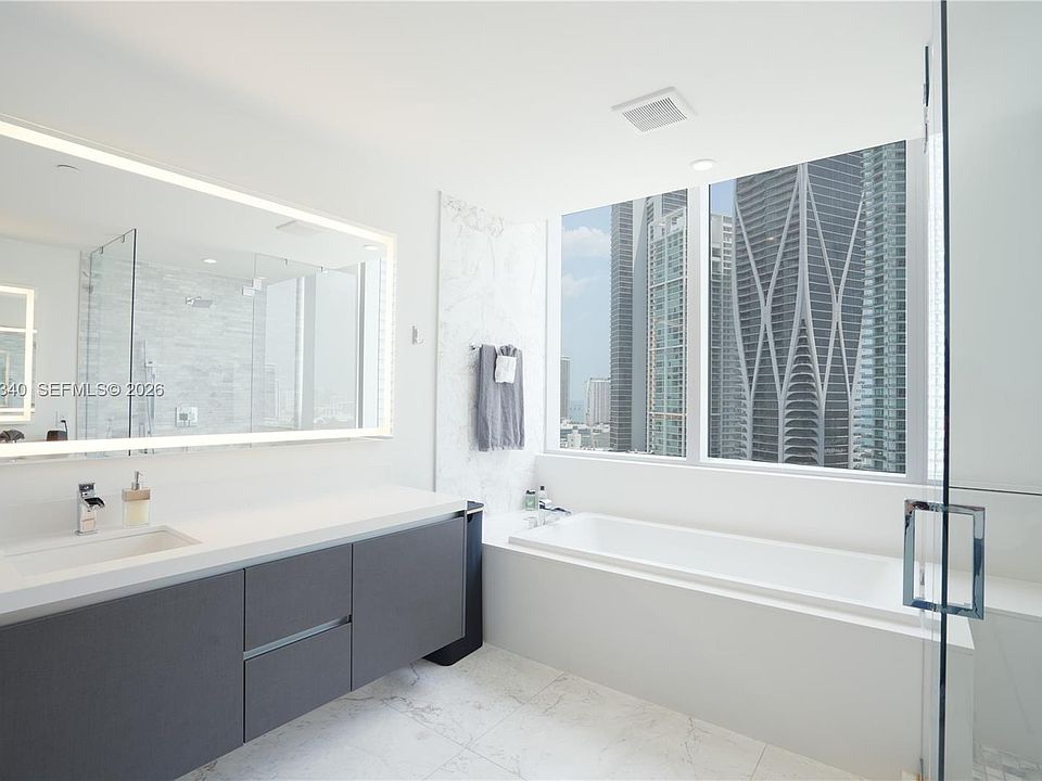 1st image of 851 NE 1st Ave #2101-2101-2201