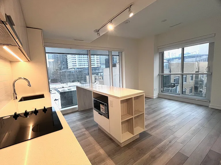 89 Church St #804 — Photo 7