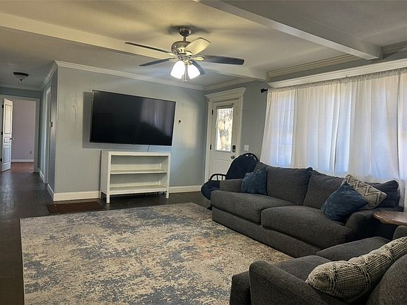 3rd image of 205 Cherry Ln